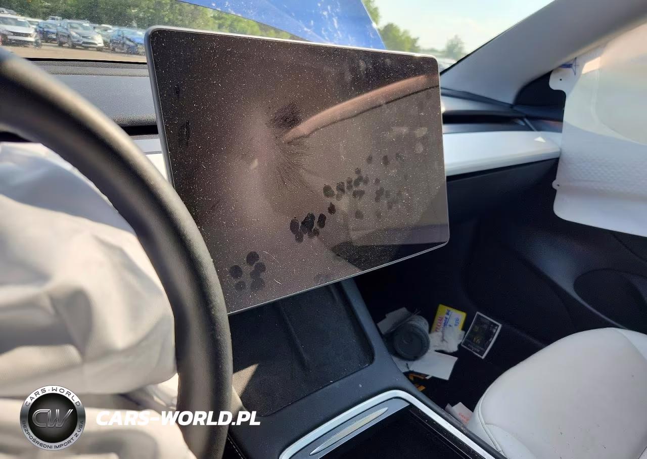 2023 Tesla Model 3 VIN:5YJ3E1EB9PF632781 - 9