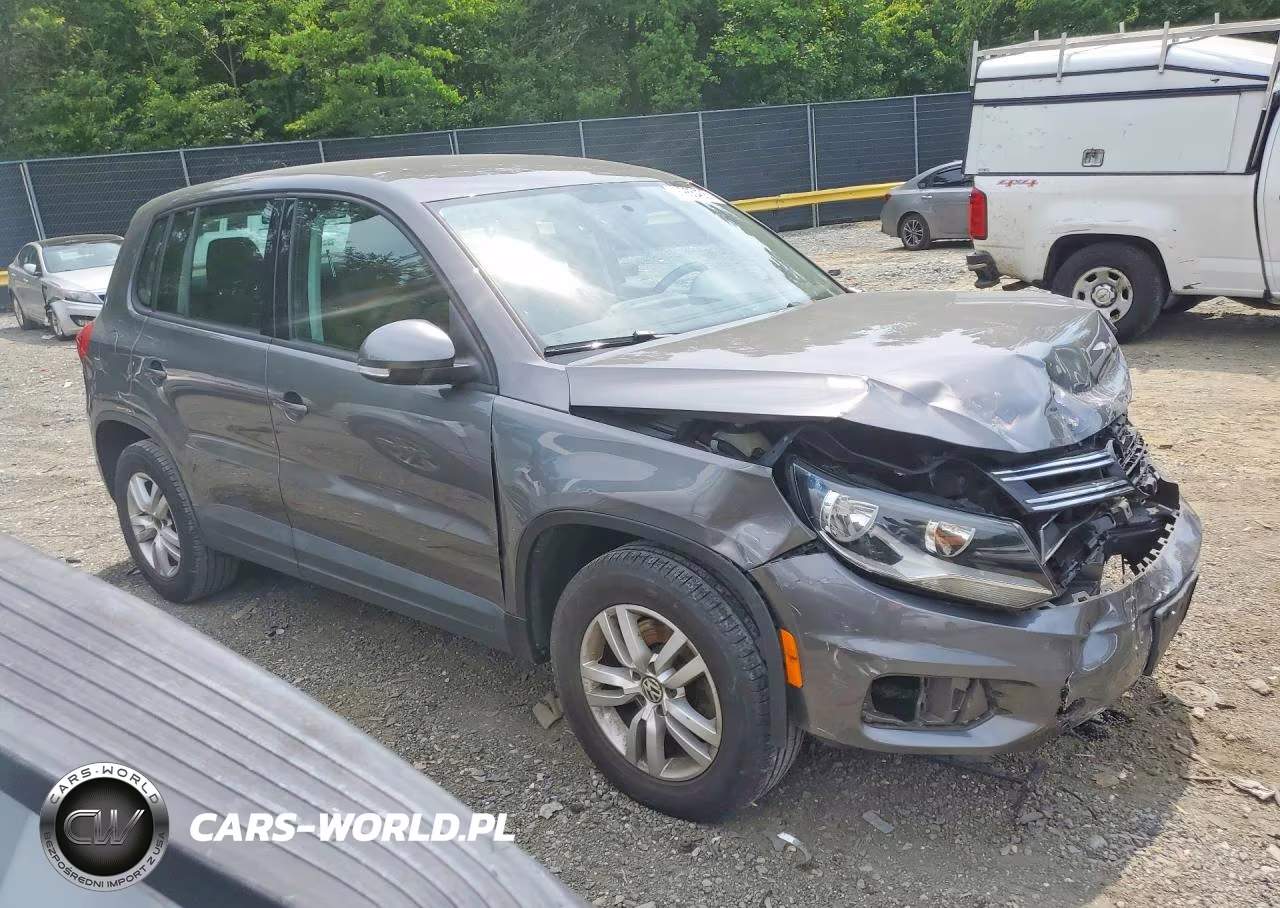 2012 Volkswagen Tiguan S VIN:WVGAV7AX8CW083880 - 4