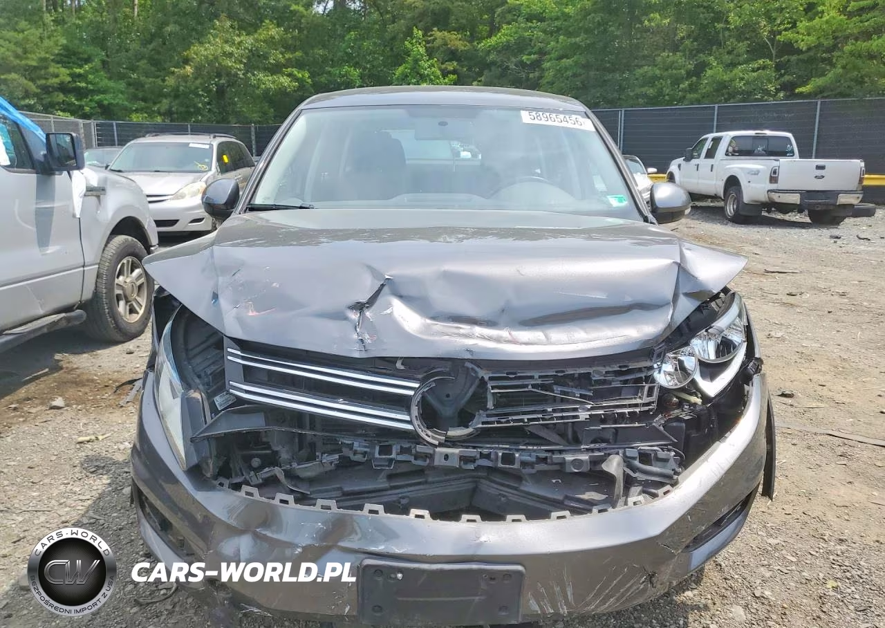 2012 Volkswagen Tiguan S VIN:WVGAV7AX8CW083880 - 5