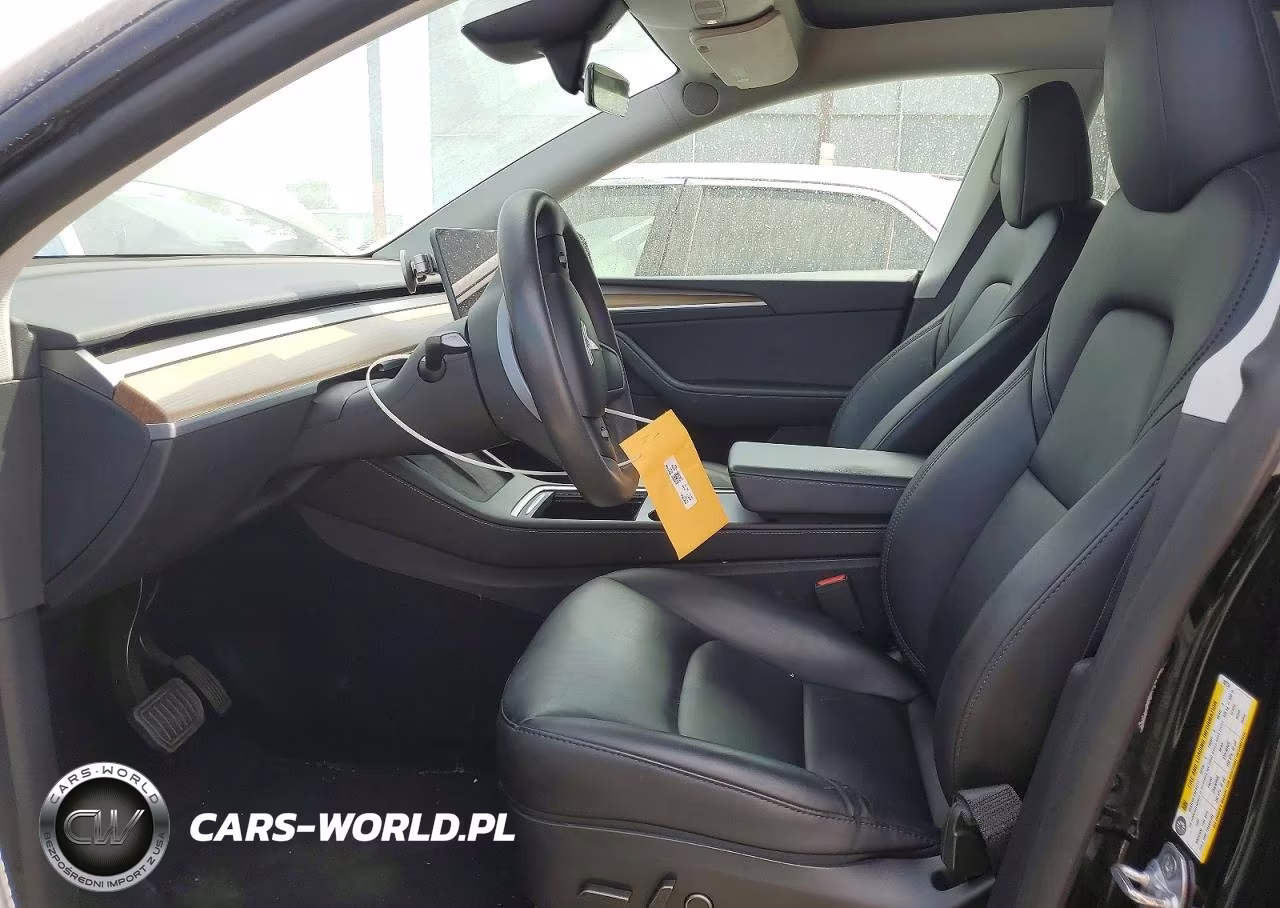 2024 Tesla Model Y VIN:7SAYGDED1RF102734 - 7