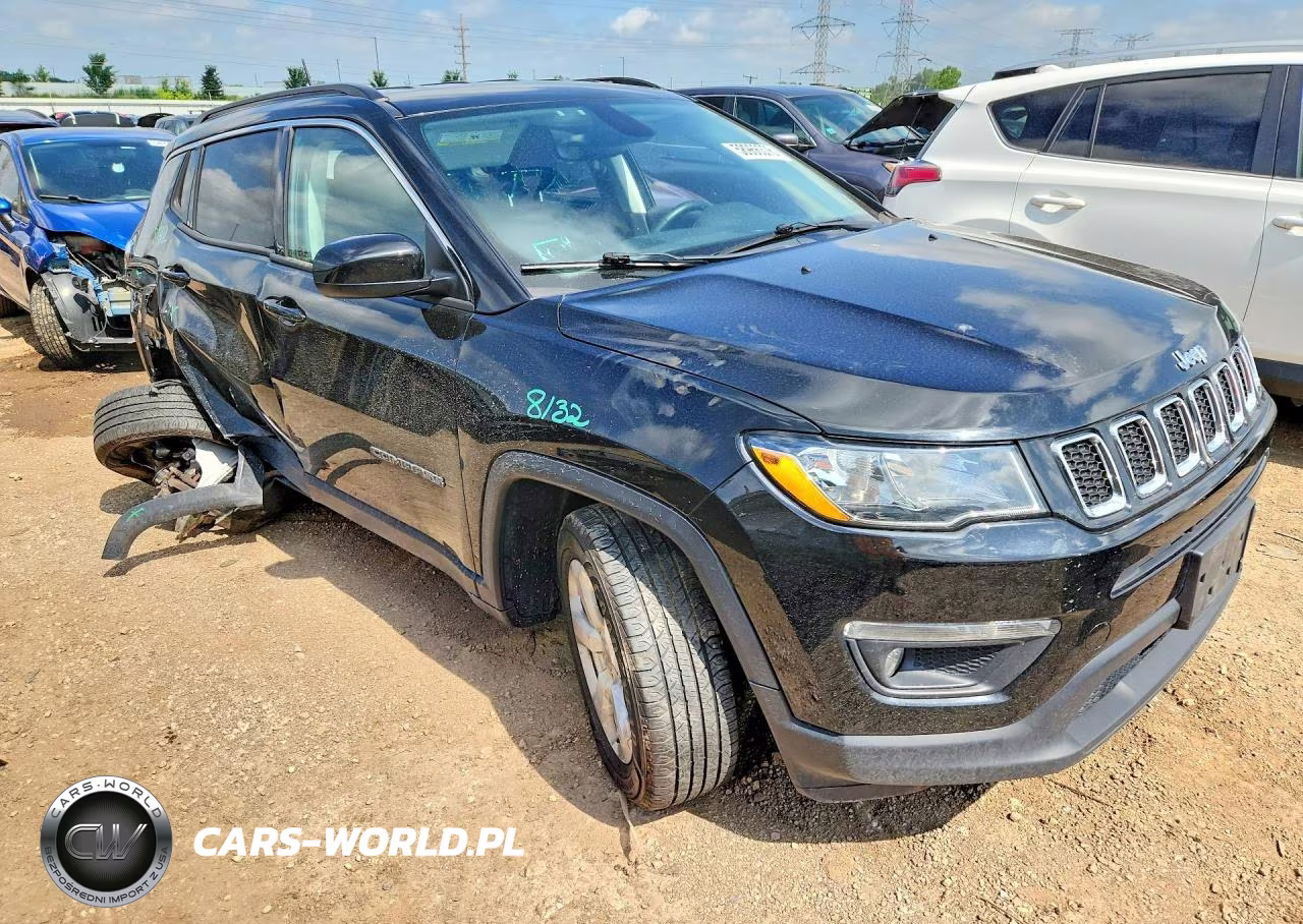 2018 Jeep Compass Latitude VIN:3C4NJDBB5JT373354 - 4
