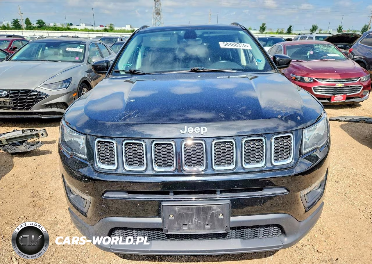 2018 Jeep Compass Latitude VIN:3C4NJDBB5JT373354 - 5