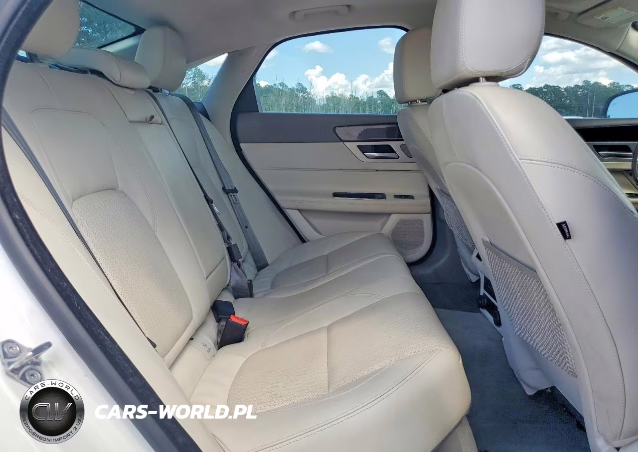 2016 Jaguar Xf Prestige VIN:SAJBE4BV9GCY10991 - 10