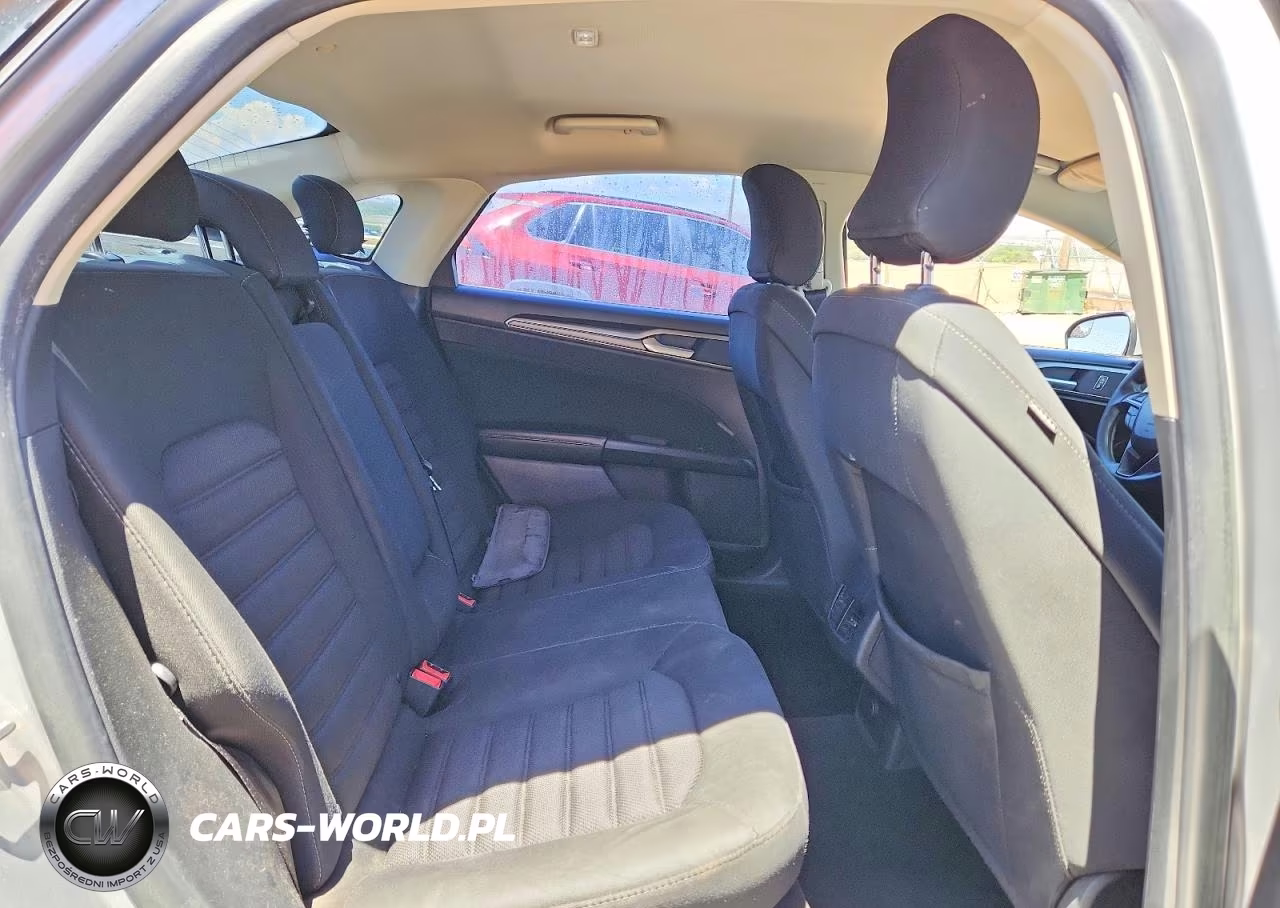 2018 Ford Fusion Se Hybrid VIN:3FA6P0LU5JR139942 - 10