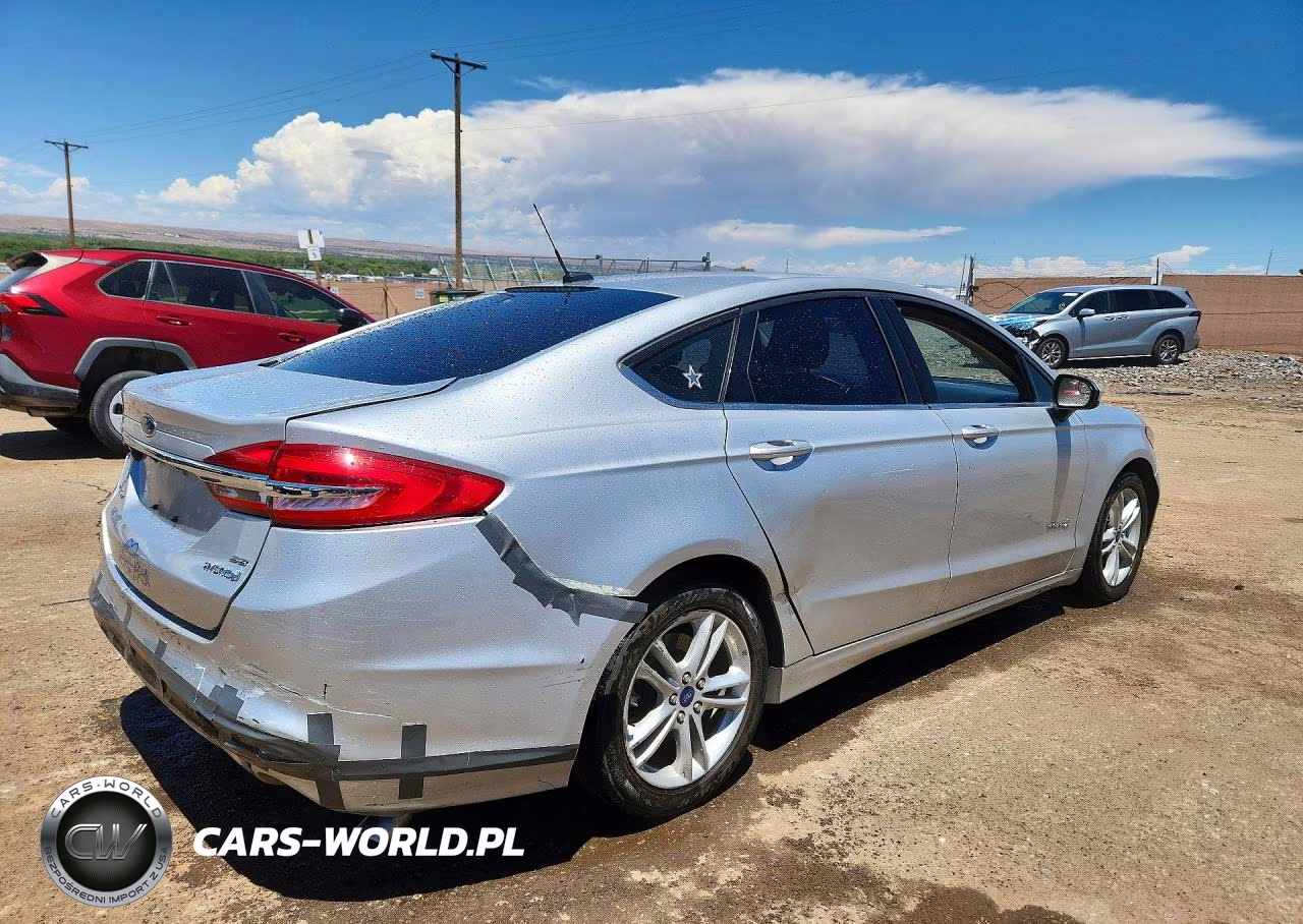 2018 Ford Fusion Se Hybrid VIN:3FA6P0LU5JR139942 - 3