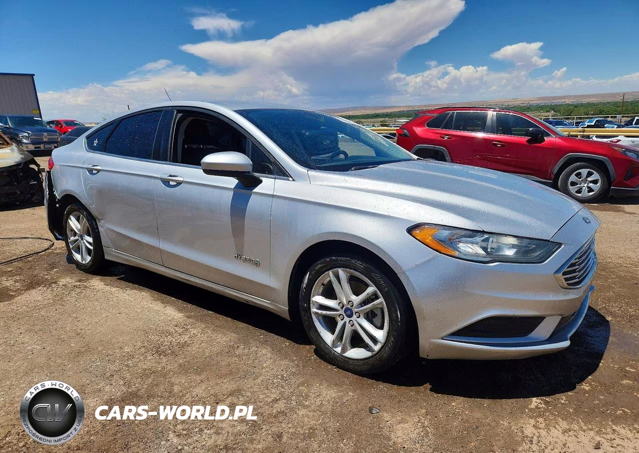 2018 Ford Fusion Se Hybrid VIN:3FA6P0LU5JR139942 - 4