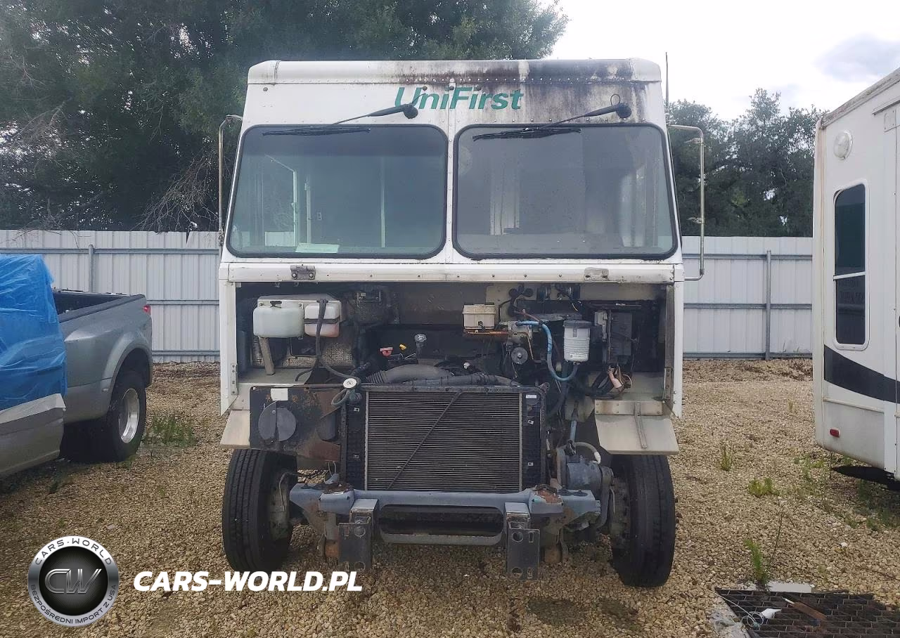 2011 Workhorse W62 Delivery Truck VIN:5B4LFG2E6B3446450 - 9