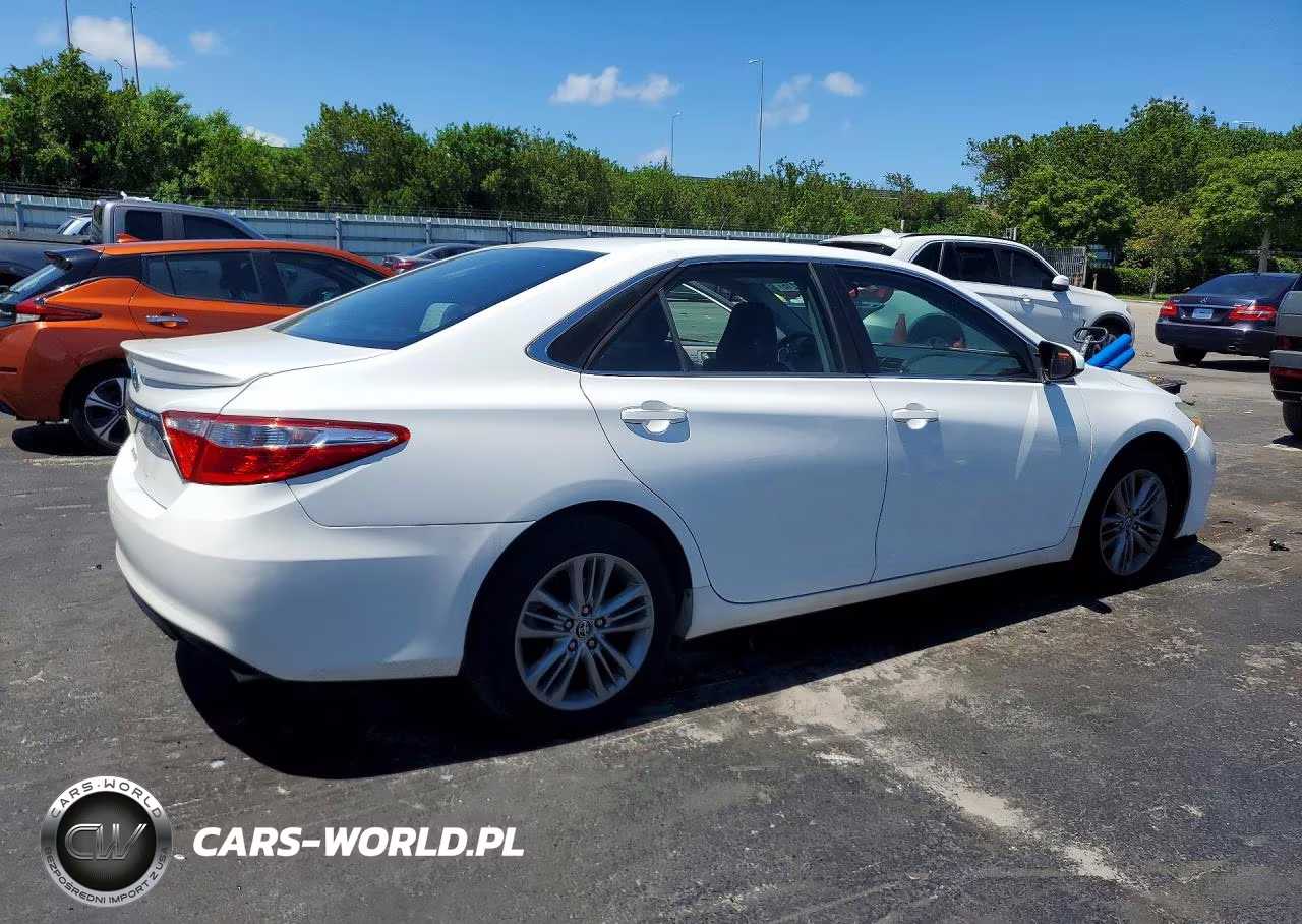 2015 Toyota Camry Se VIN:4T1BF1FK5FU025155 - 3