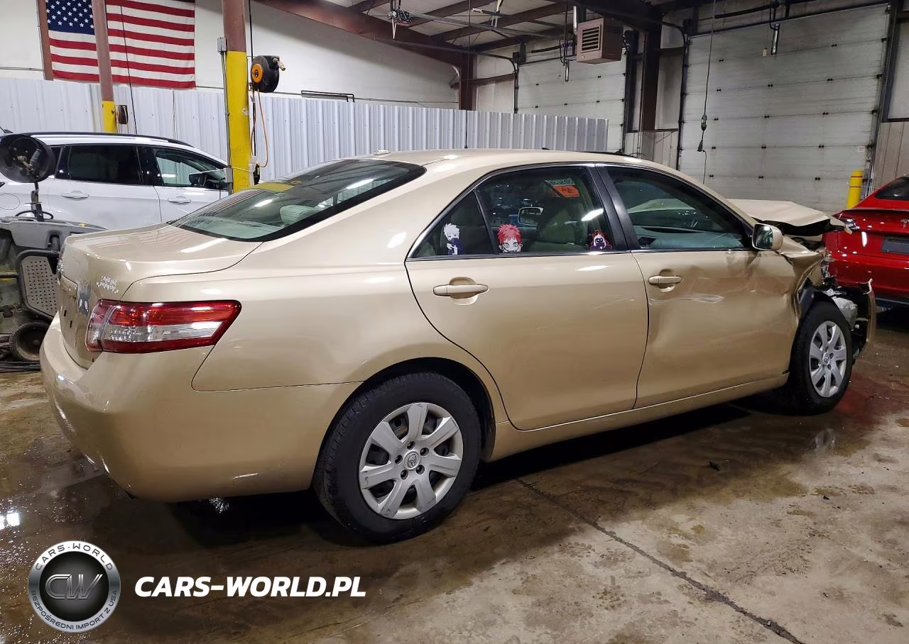 2010 Toyota Camry Le VIN:4T1BF3EK3AU082833 - 3