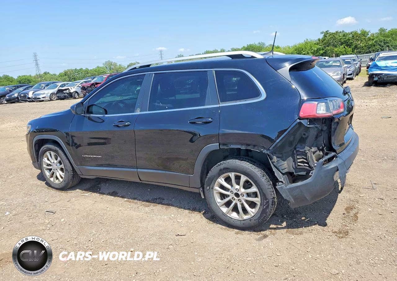 2019 Jeep Cherokee Latitude VIN:1C4PJLCB2KD247705 - 2