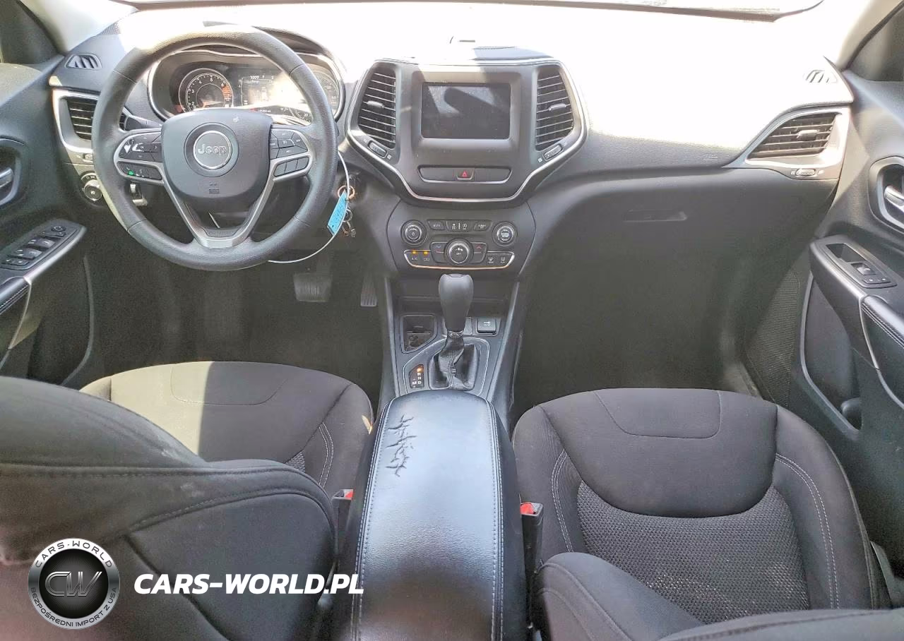 2019 Jeep Cherokee Latitude VIN:1C4PJLCB2KD247705 - 8