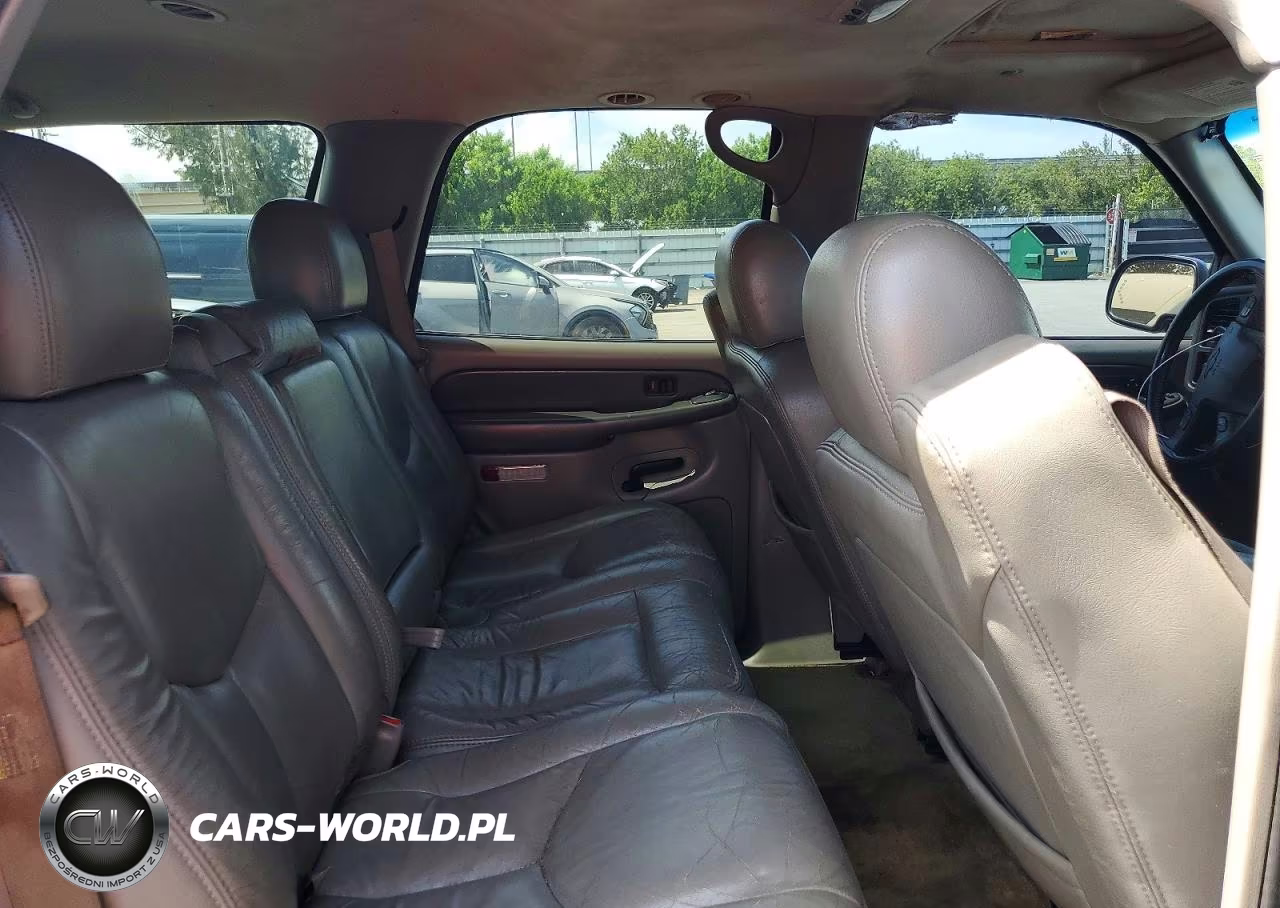 2003 Chevrolet Tahoe C1500 VIN:1GNEC13Z83R303841 - 11
