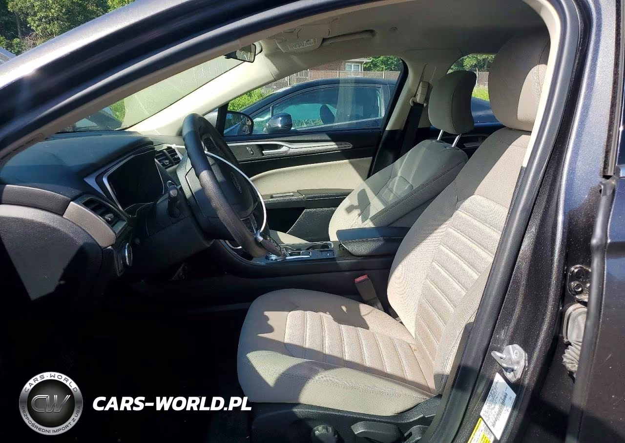 2018 Ford Fusion S Hybrid VIN:3FA6P0UU9JR122883 - 7