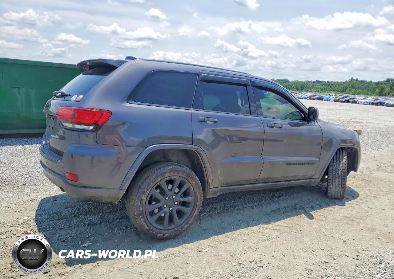 2019 Jeep Grand Cherokee Laredo VIN:1C4RJEAG7KC857074 - 3