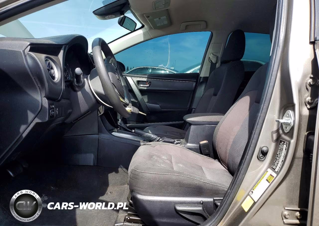 2018 Toyota Corolla Le VIN:2T1BURHE5JC105304 - 7