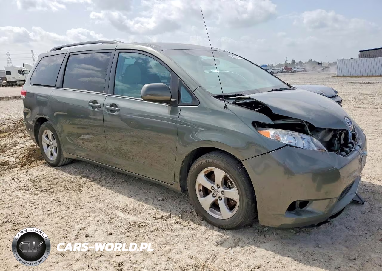 2013 Toyota Sienna Le VIN:5TDKK3DCXDS386504 - 4