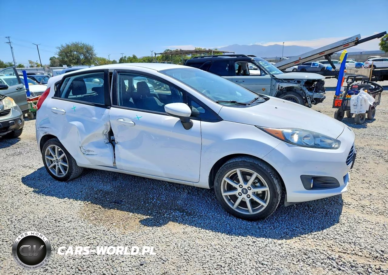2018 Ford Fiesta Se VIN:3FADP4EJ6JM135235 - 4