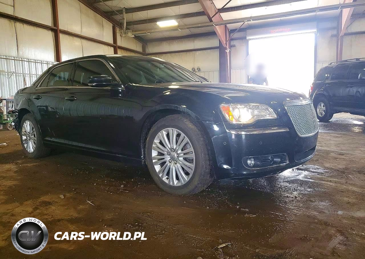 2014 Chrysler 300 VIN:2C3CCARG8EH139052 - 4