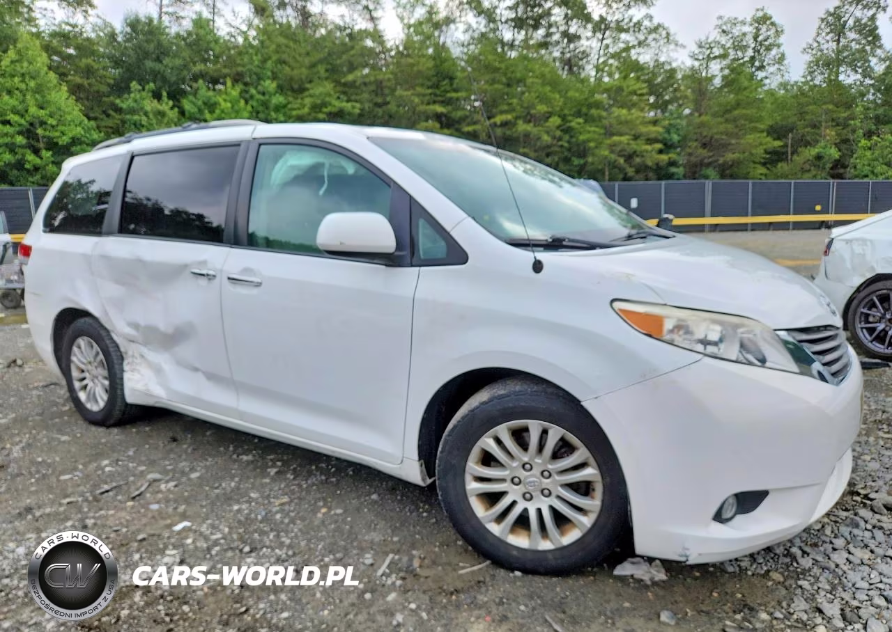 2012 Toyota Sienna Xle 8-Passenger VIN:5TDYK3DC6CS253005 - 4