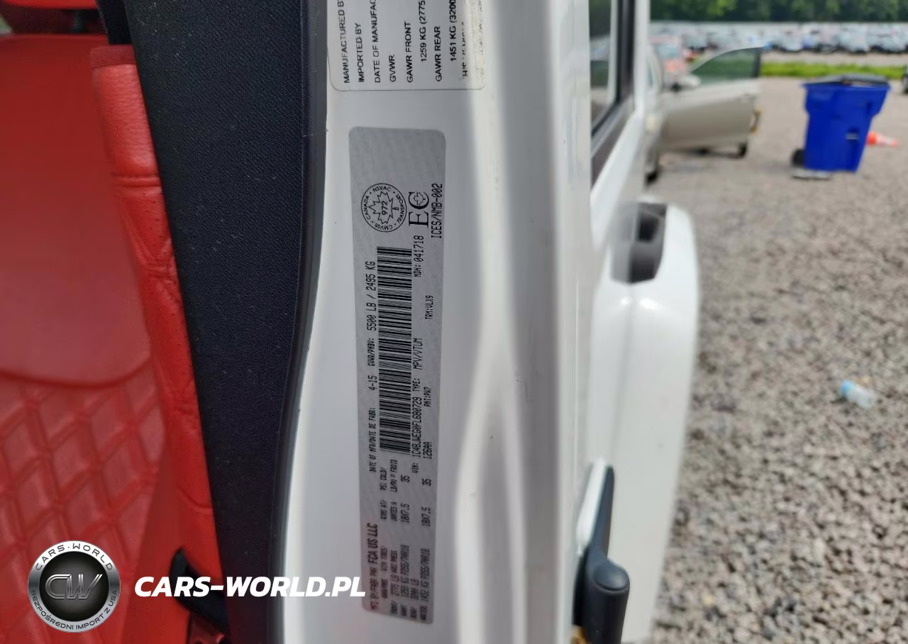 2015 Jeep Wrangler Unlimited Sahara VIN:1C4BJWEG0FL680729 - 13