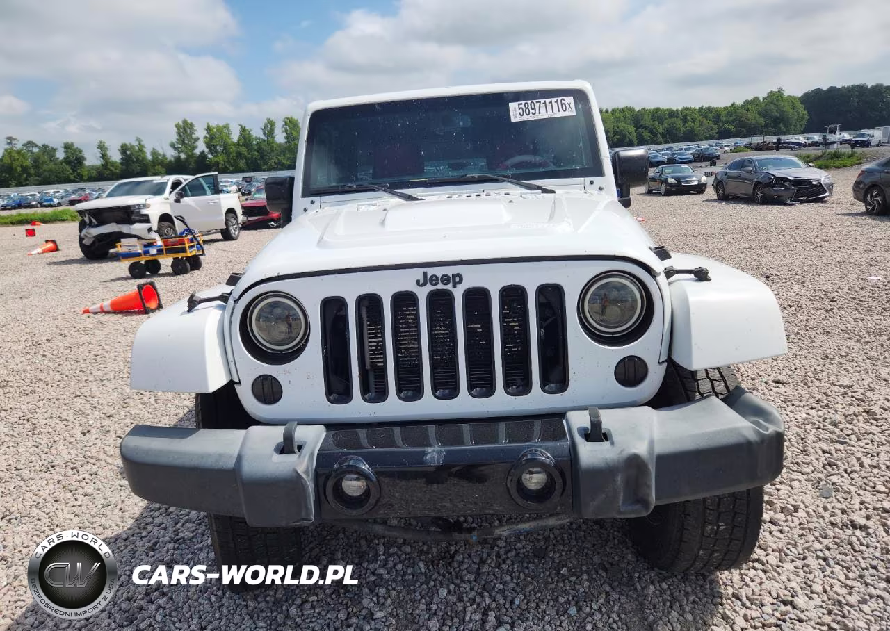 2015 Jeep Wrangler Unlimited Sahara VIN:1C4BJWEG0FL680729 - 5