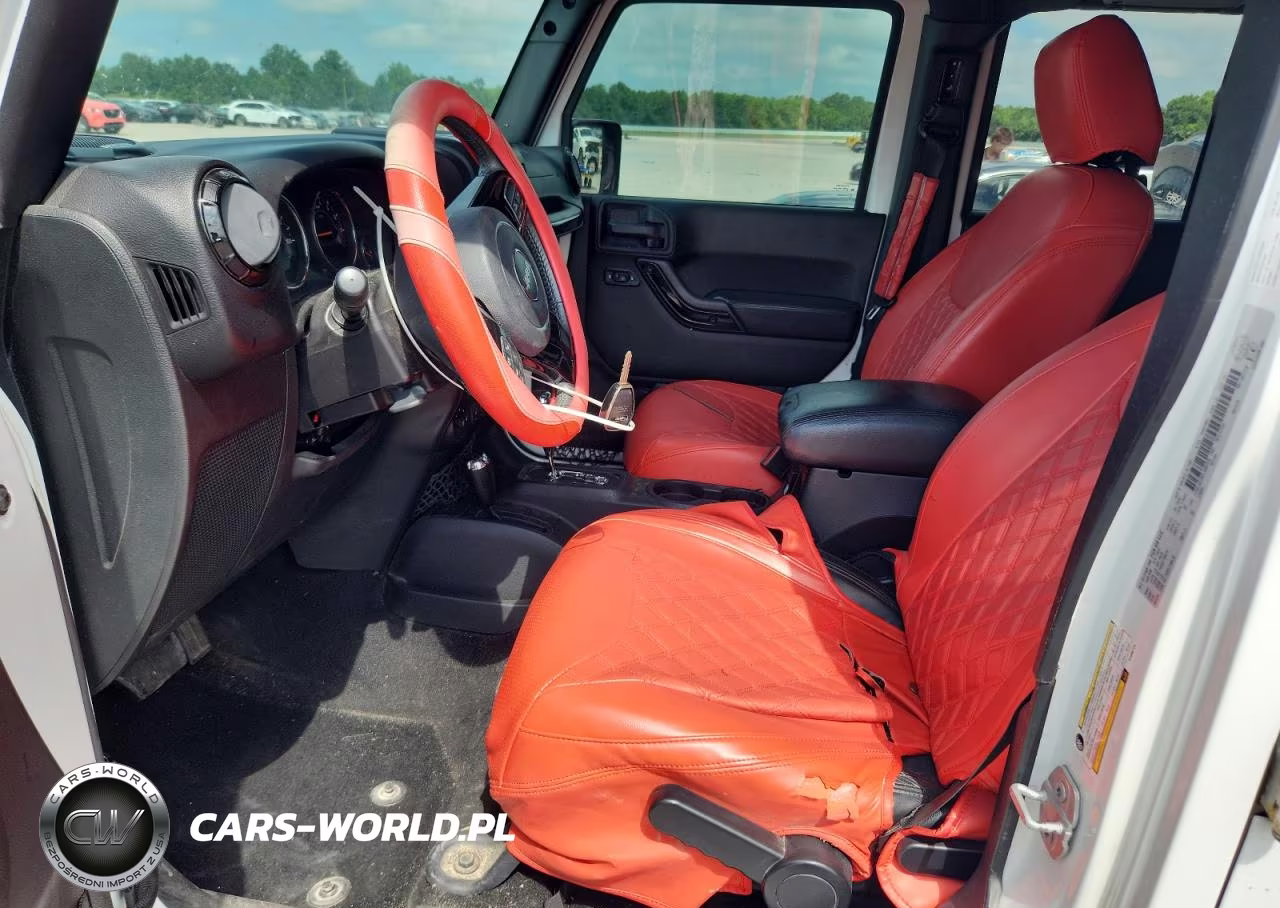 2015 Jeep Wrangler Unlimited Sahara VIN:1C4BJWEG0FL680729 - 7