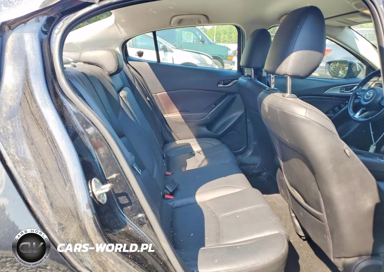 2018 Mazda 3 Touring VIN:3MZBN1V39JM180884 - 10
