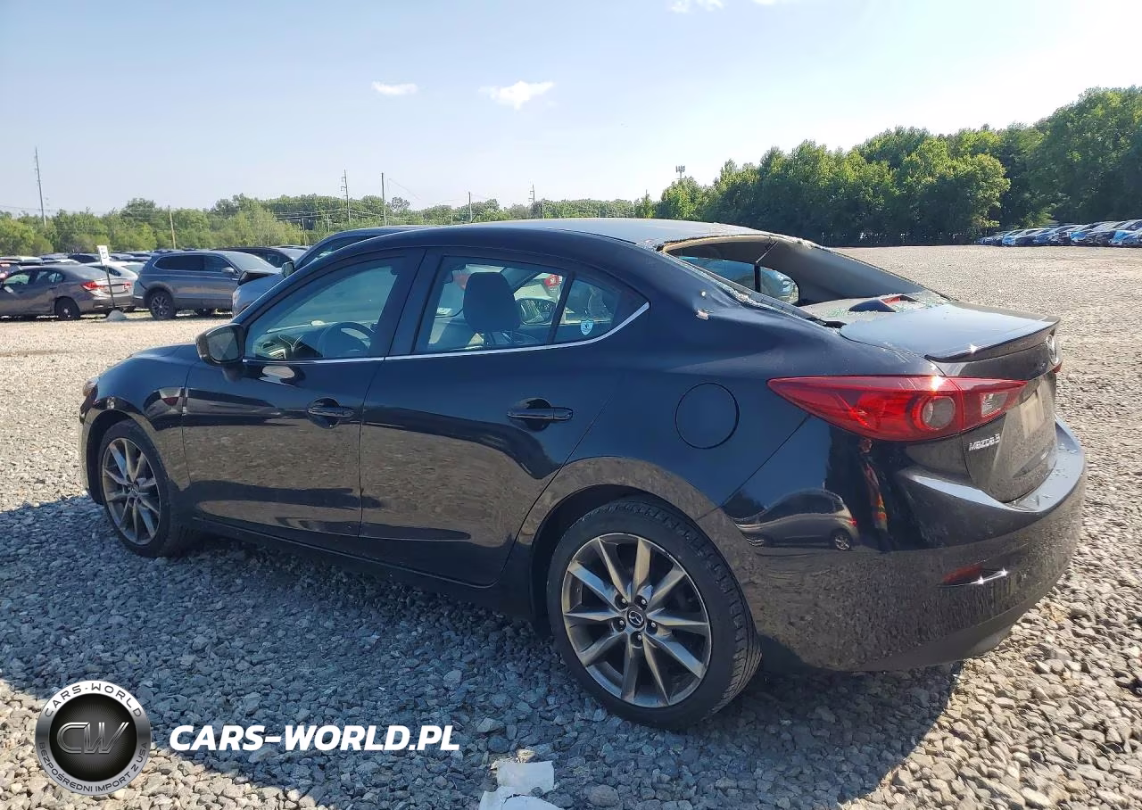 2018 Mazda 3 Touring VIN:3MZBN1V39JM180884 - 2