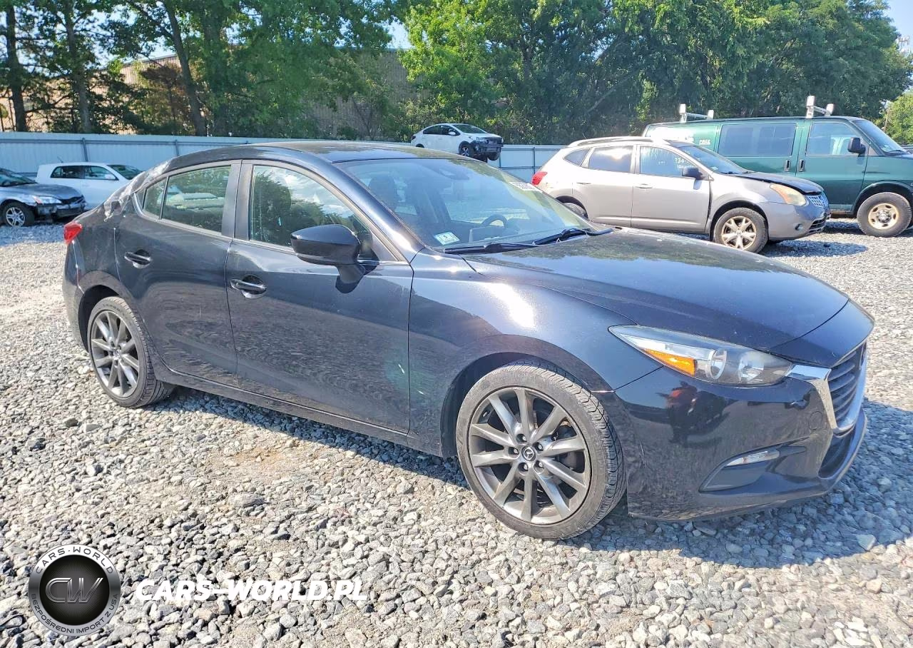 2018 Mazda 3 Touring VIN:3MZBN1V39JM180884 - 4