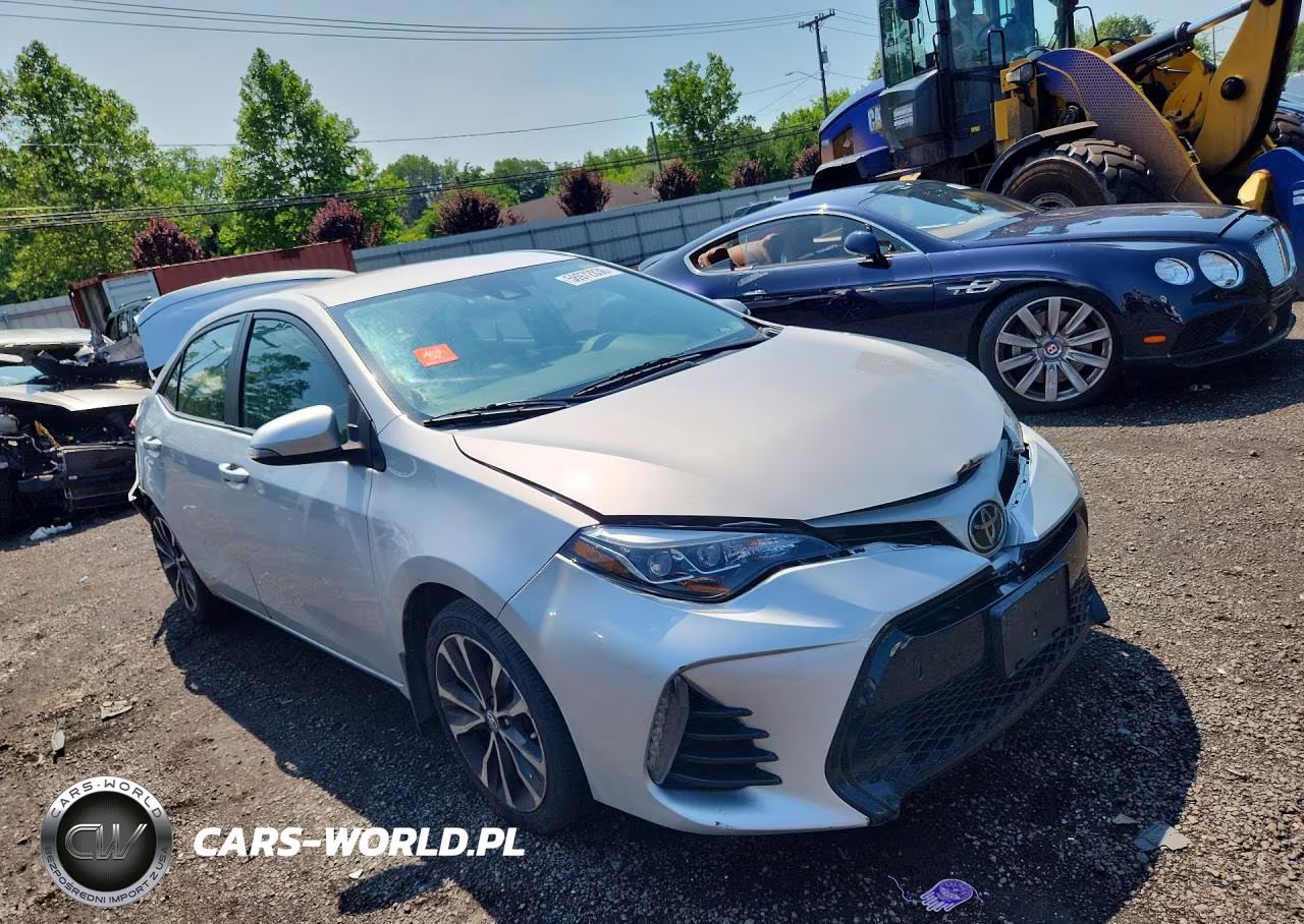 2019 Toyota Corolla Se VIN:2T1BURHE2KC143719 - 4