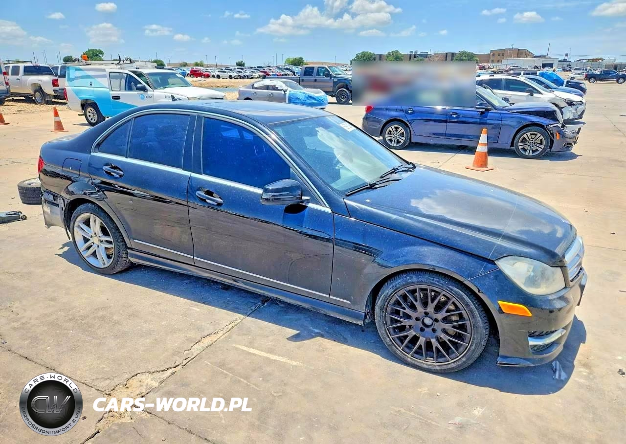 2013 Mercedes-Benz C 300 4Matic VIN:WDDGF8AB7DG131554 - 4