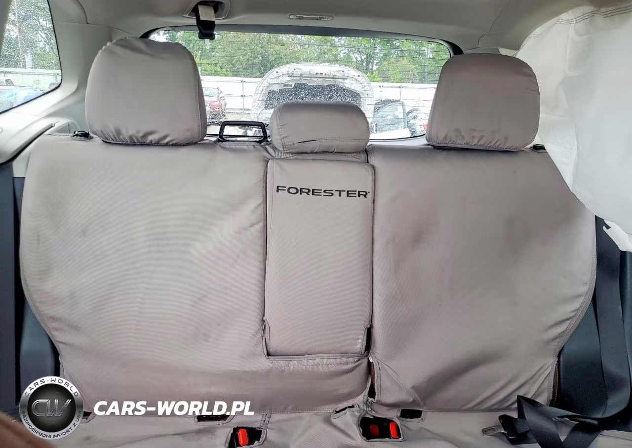 2021 Subaru Forester Touring VIN:JF2SKAXC5MH562879 - 10