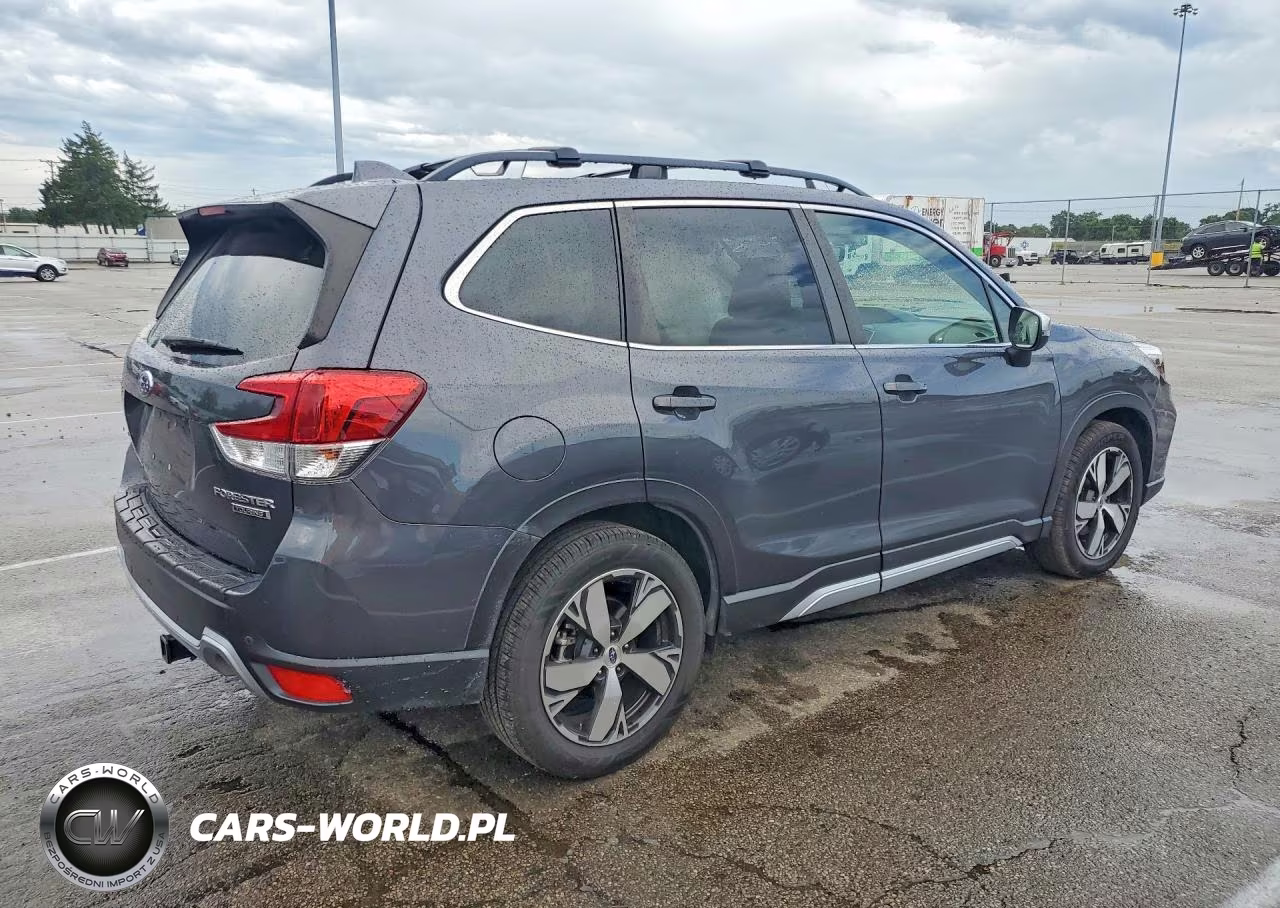 2021 Subaru Forester Touring VIN:JF2SKAXC5MH562879 - 3