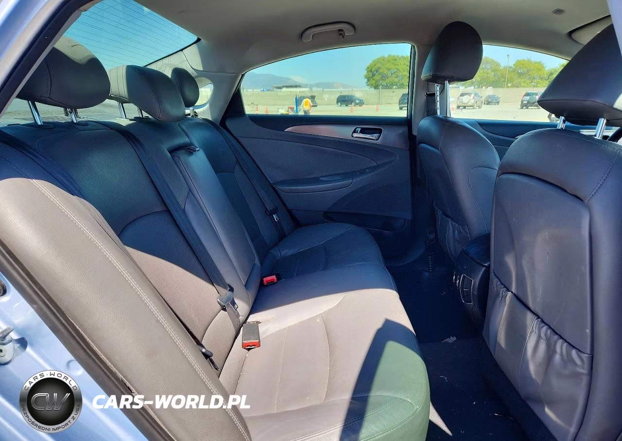 2013 Hyundai Sonata Hybrid VIN:KMHEC4A46DA101481 - 10