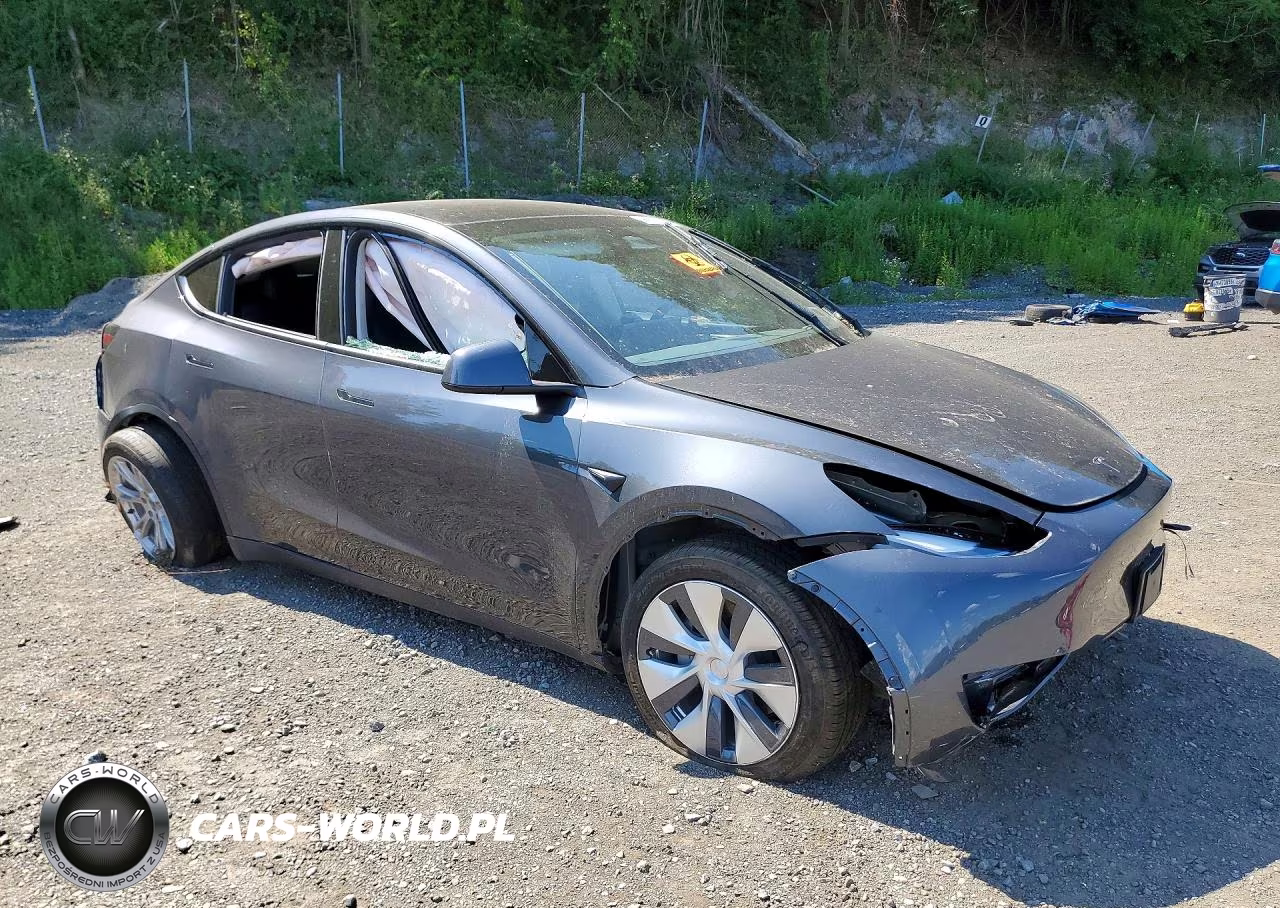 2023 Tesla Model Y VIN:7SAYGAEE5PF932668 - 4
