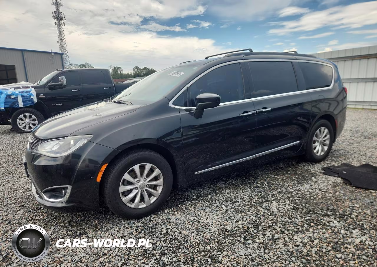 2017 Chrysler Pacifica Touring L – zdjęcie 1 z 13