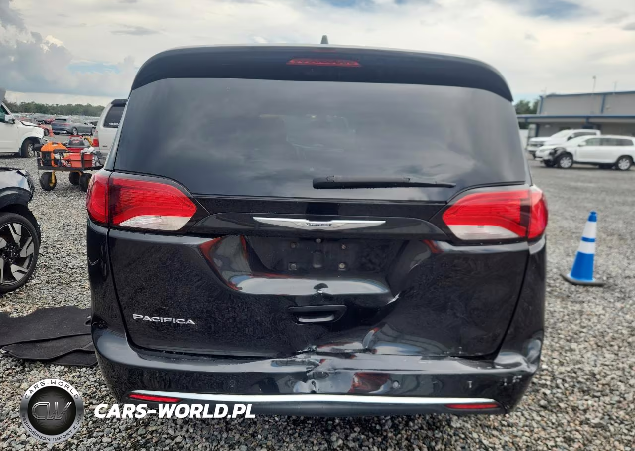 2017 Chrysler Pacifica Touring L VIN:2C4RC1BG7HR503735 - 6