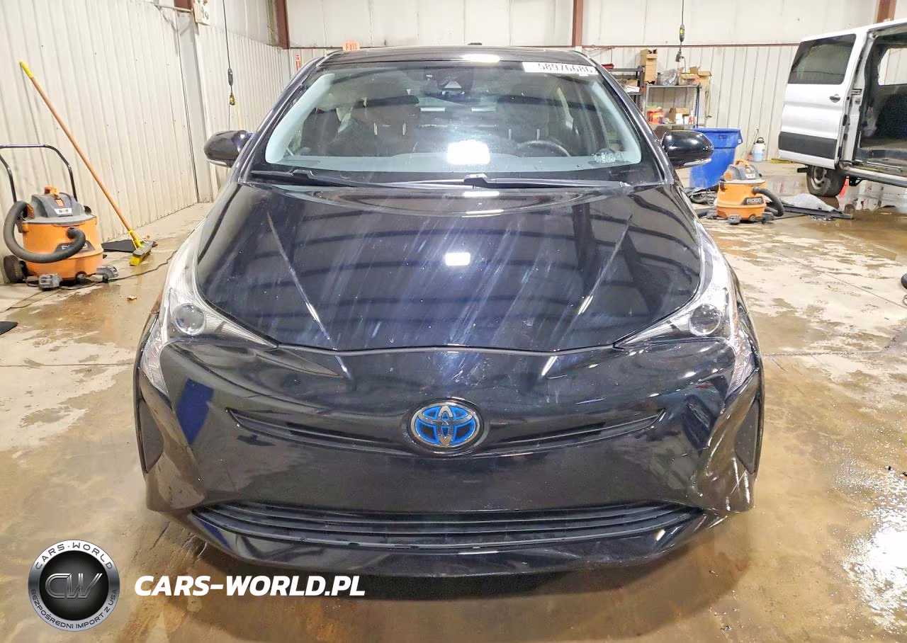 2017 Toyota Prius Four VIN:JTDKARFU6H3031977 - 5