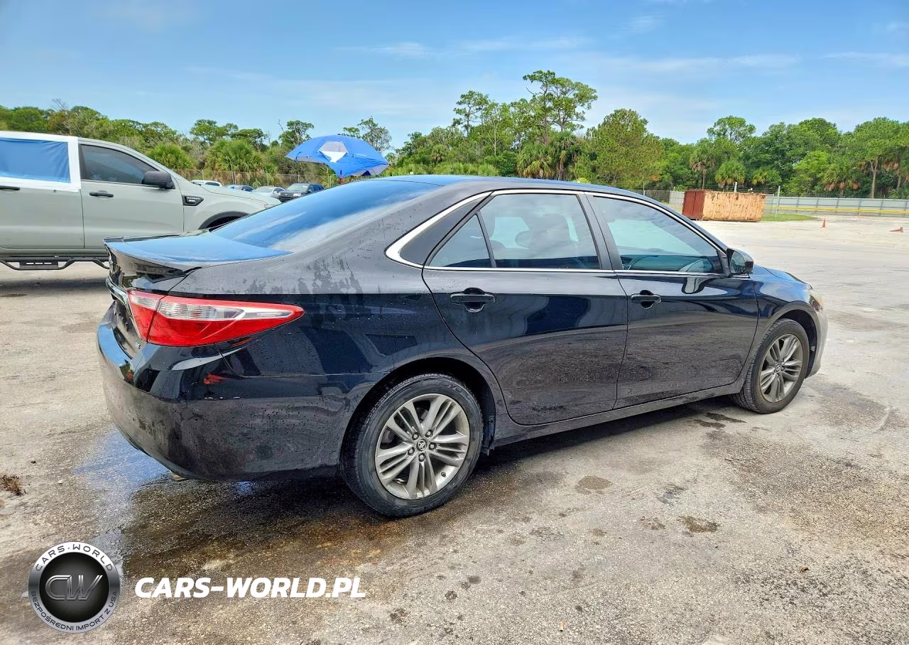 2017 Toyota Camry Se VIN:4T1BF1FK2HU447354 - 3