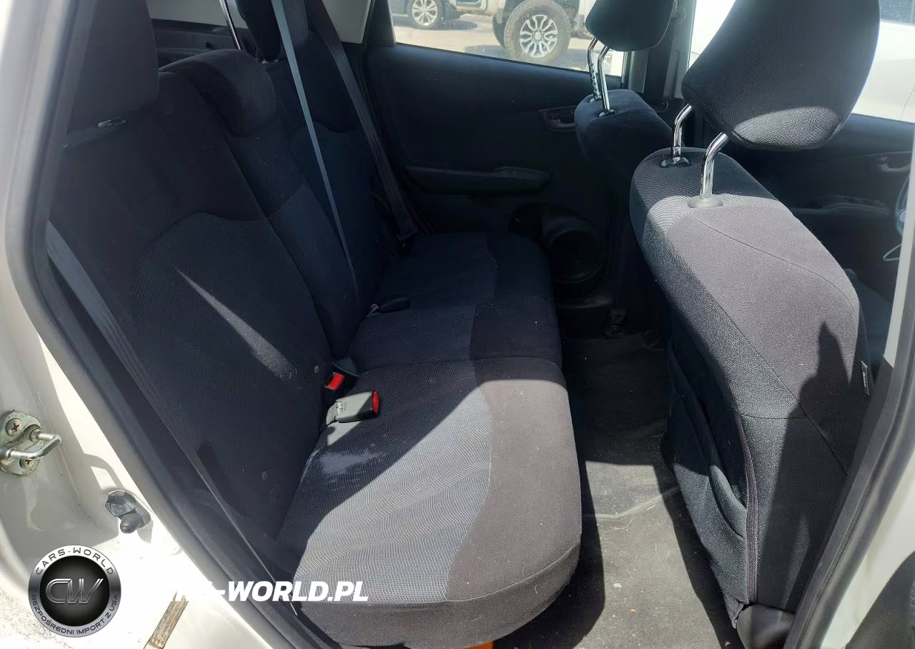 2011 Honda Fit Sport VIN:JHMGE8H57BC001838 - 10