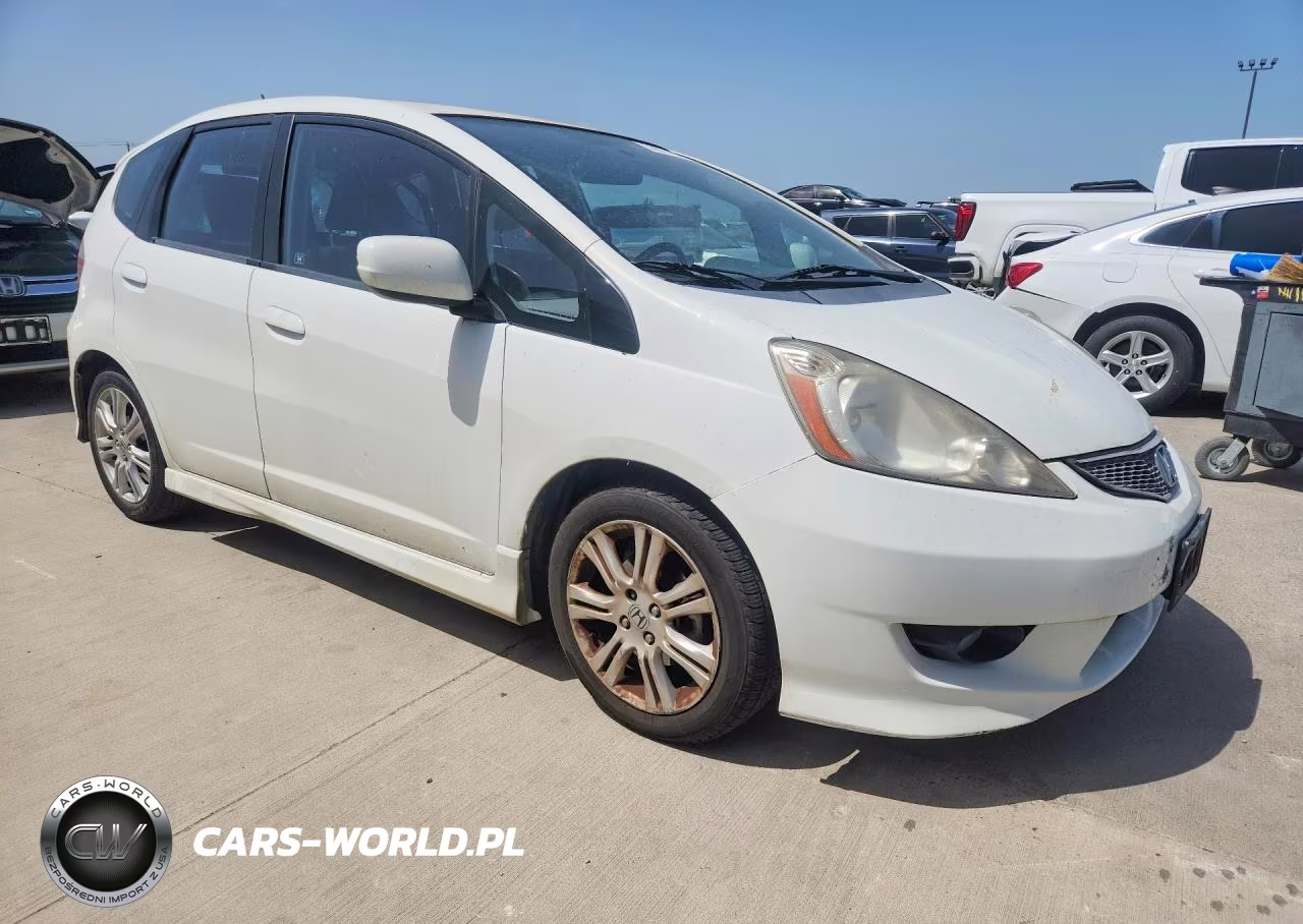 2011 Honda Fit Sport VIN:JHMGE8H57BC001838 - 4