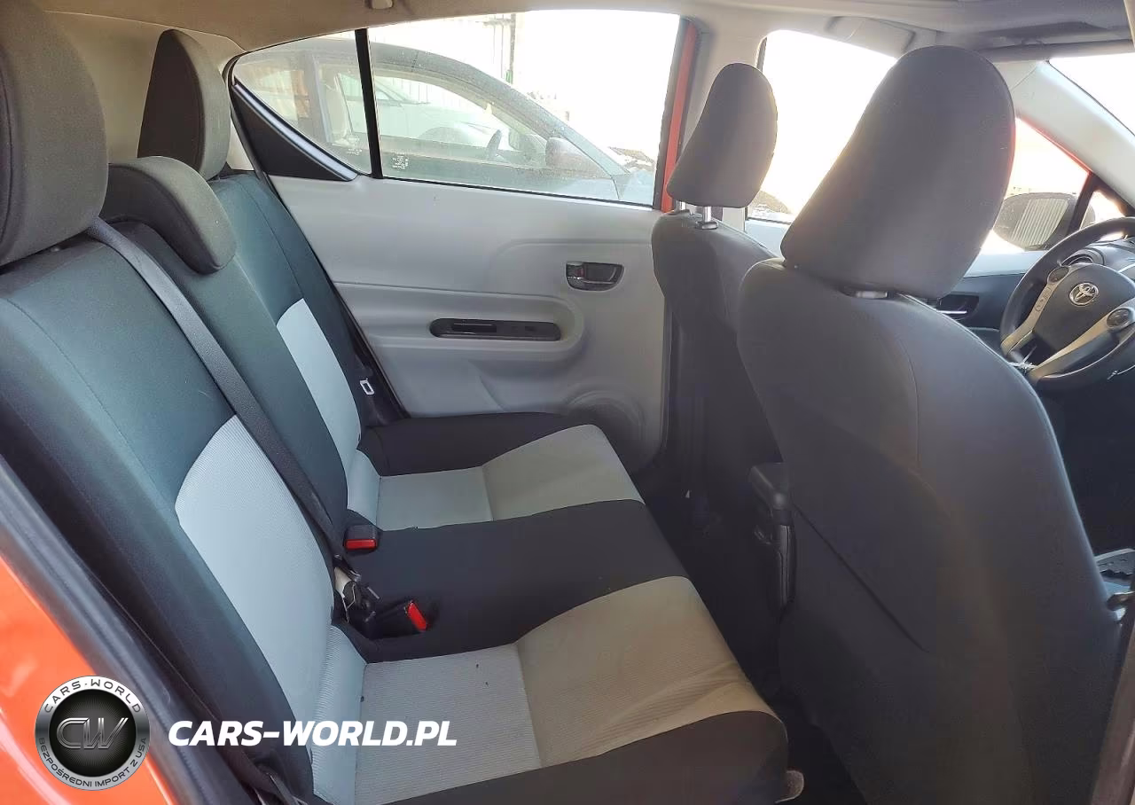 2012 Toyota Prius C Three VIN:JTDKDTB35C1025447 - 10