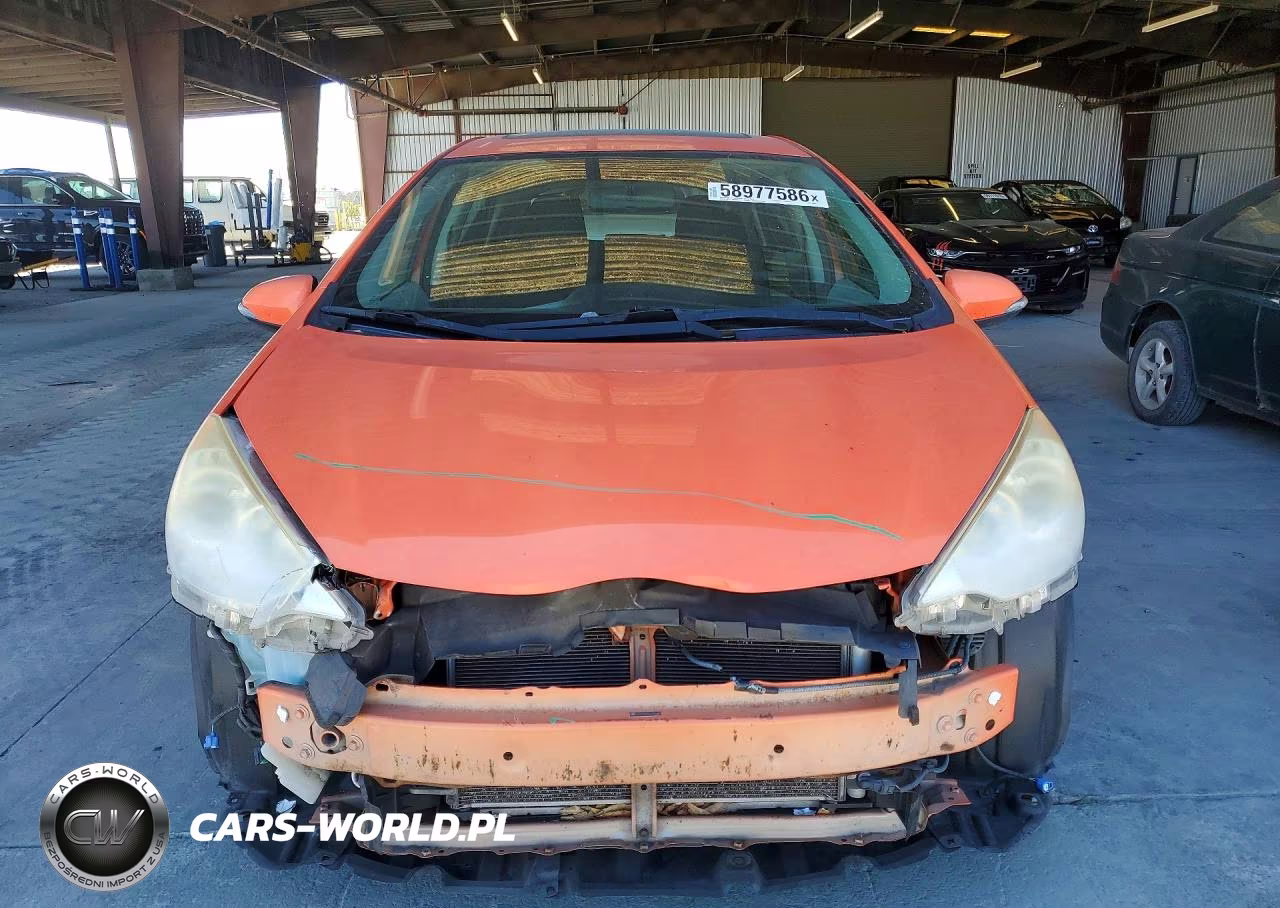 2012 Toyota Prius C Three VIN:JTDKDTB35C1025447 - 5