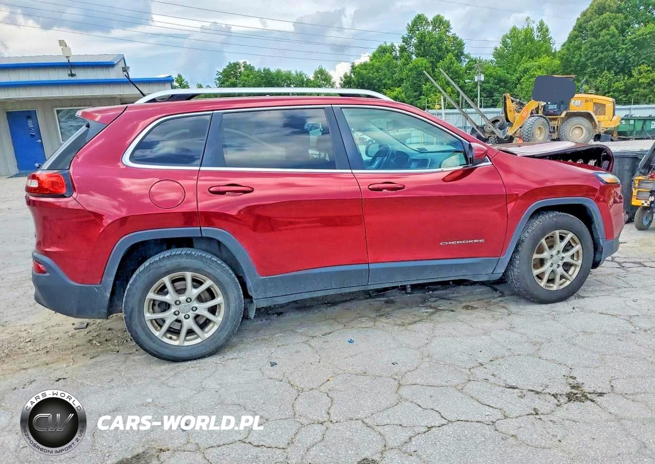 2015 Jeep Cherokee Latitude VIN:1C4PJMCBXFW771992 - 3