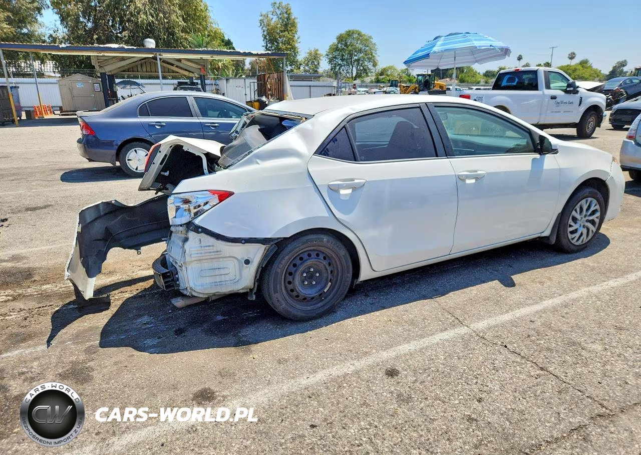 2019 Toyota Corolla Le VIN:5YFBURHE8KP865440 - 3