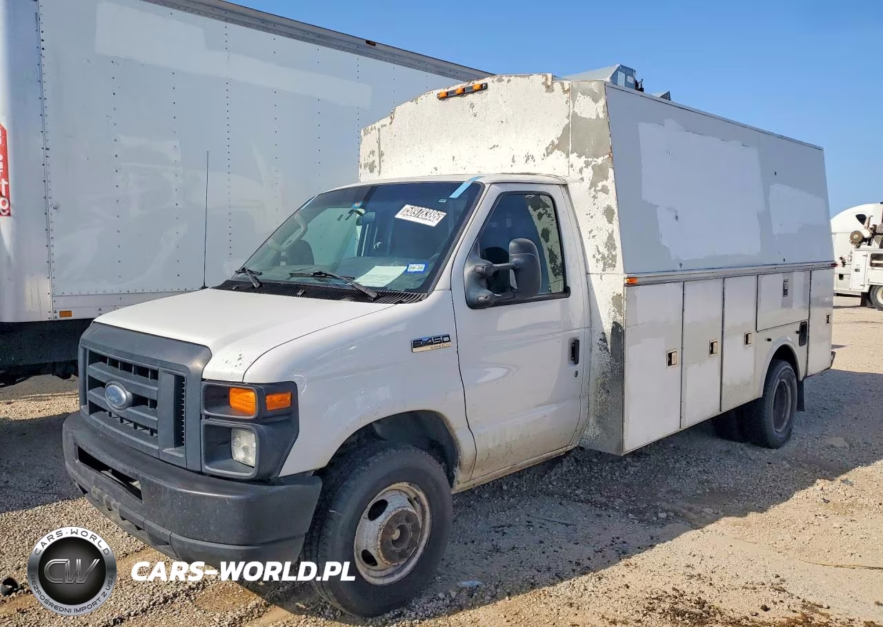 2010 Ford Econoline E450 Super Duty Cutaway Van