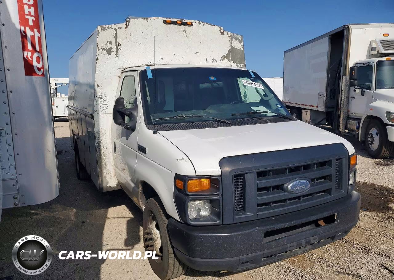 2010 Ford Econoline E450 Super Duty Cutaway Van VIN:1FDXE4FS3ADA55970 - 4