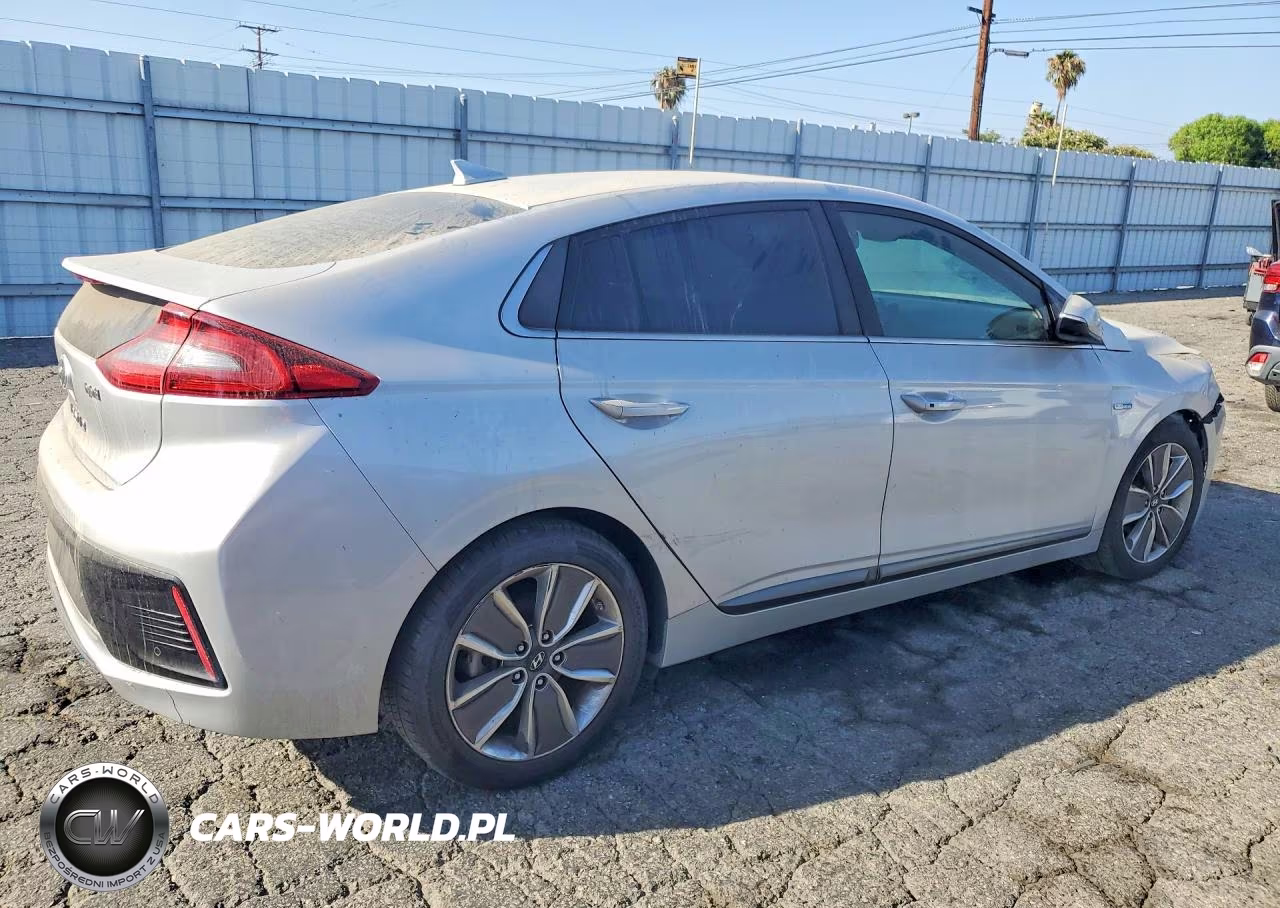 2018 Hyundai Ioniq Limited VIN:KMHC05LC9JU073812 - 3