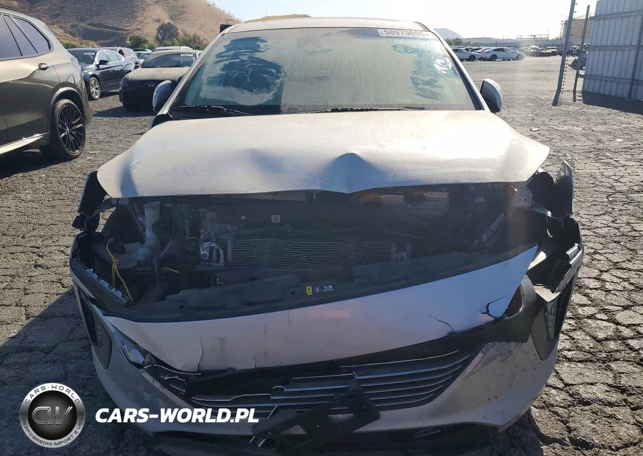 2018 Hyundai Ioniq Limited VIN:KMHC05LC9JU073812 - 5