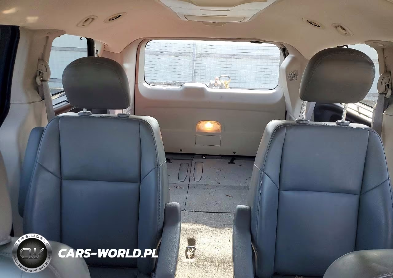 2010 Volkswagen Routan Se VIN:2V4RW3D14AR296132 - 10